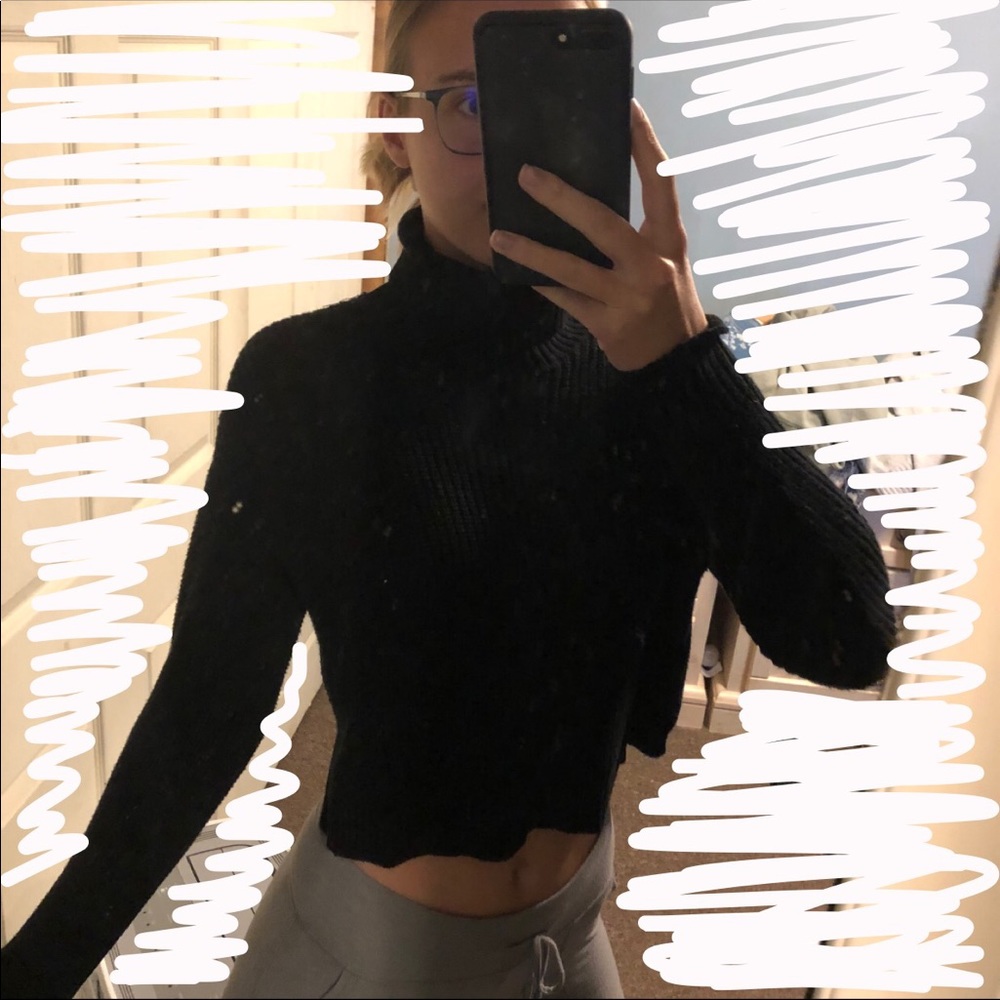 Black Cropped Chunky Knit Turtleneck Sweater